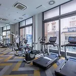 Emerald Luxury Downtown Apartment With Free Sauna & Gym