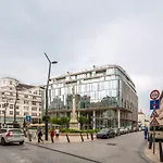 Emerald Luxury Downtown Apartment With Free Sauna & Gym