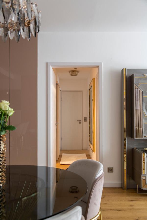 Emerald Luxury Downtown With Free Sauna & Gym *